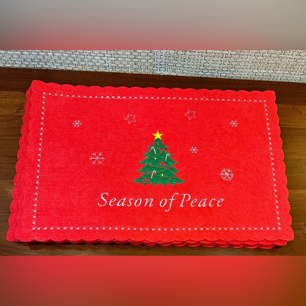🎄2010 7 Cracker Barrel Season of Peace Red Felt Christmas Tree Placemats